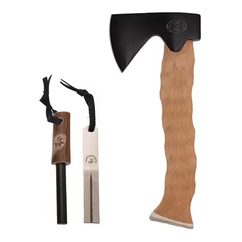 Metsämies Hätä - High Carbon - Bushcraft Axt mit Diamantschleifstein, Feuerstahl und Lederscheide