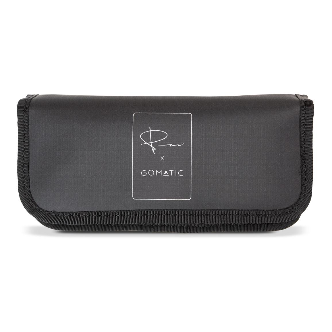 Peter McKinnon Battery Case - Schwarz