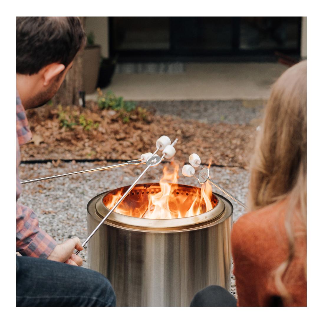 Bratspiesse und Feuerstellenwerkzeuge