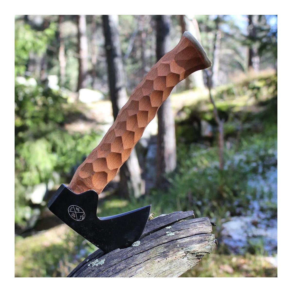 Metsämies Hätä - High Carbon - Bushcraft Axt mit Lederscheide Metsämies Hätä - High Carbon - Bushcraft Axt mit Lederscheide